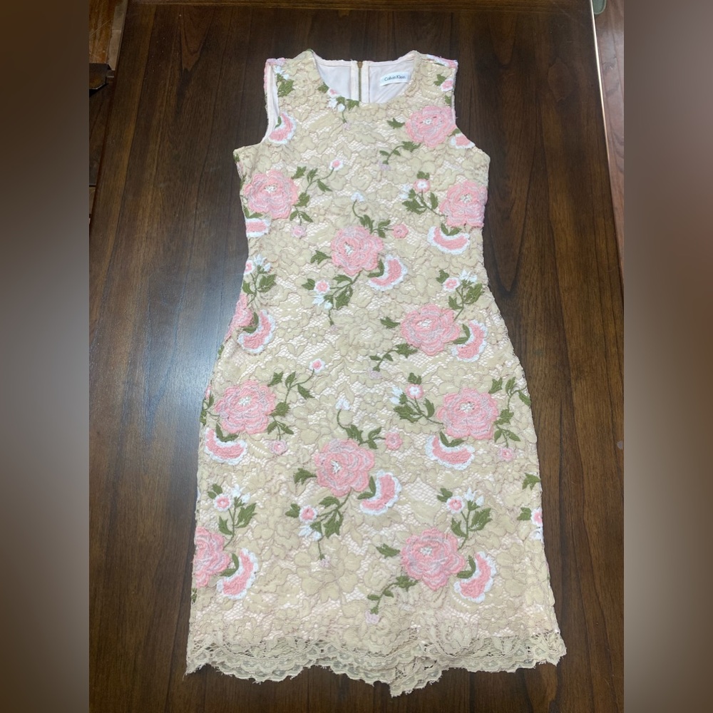 Calvin Klein | Flower Patterns Thigh Sleveless Medium Lace Party Dress